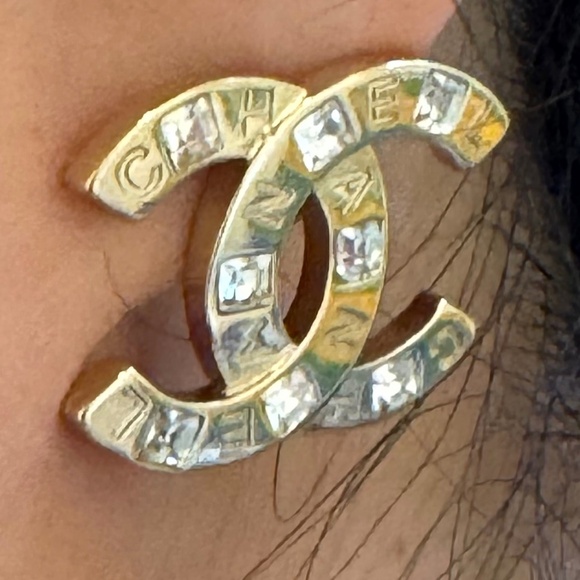 Limited Edition Classic Chanel CC Crystal Embellished Gold Plated Earrings - Picture 3 of 3